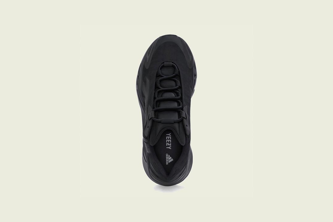 Yeezy 700 MNVN "Black"