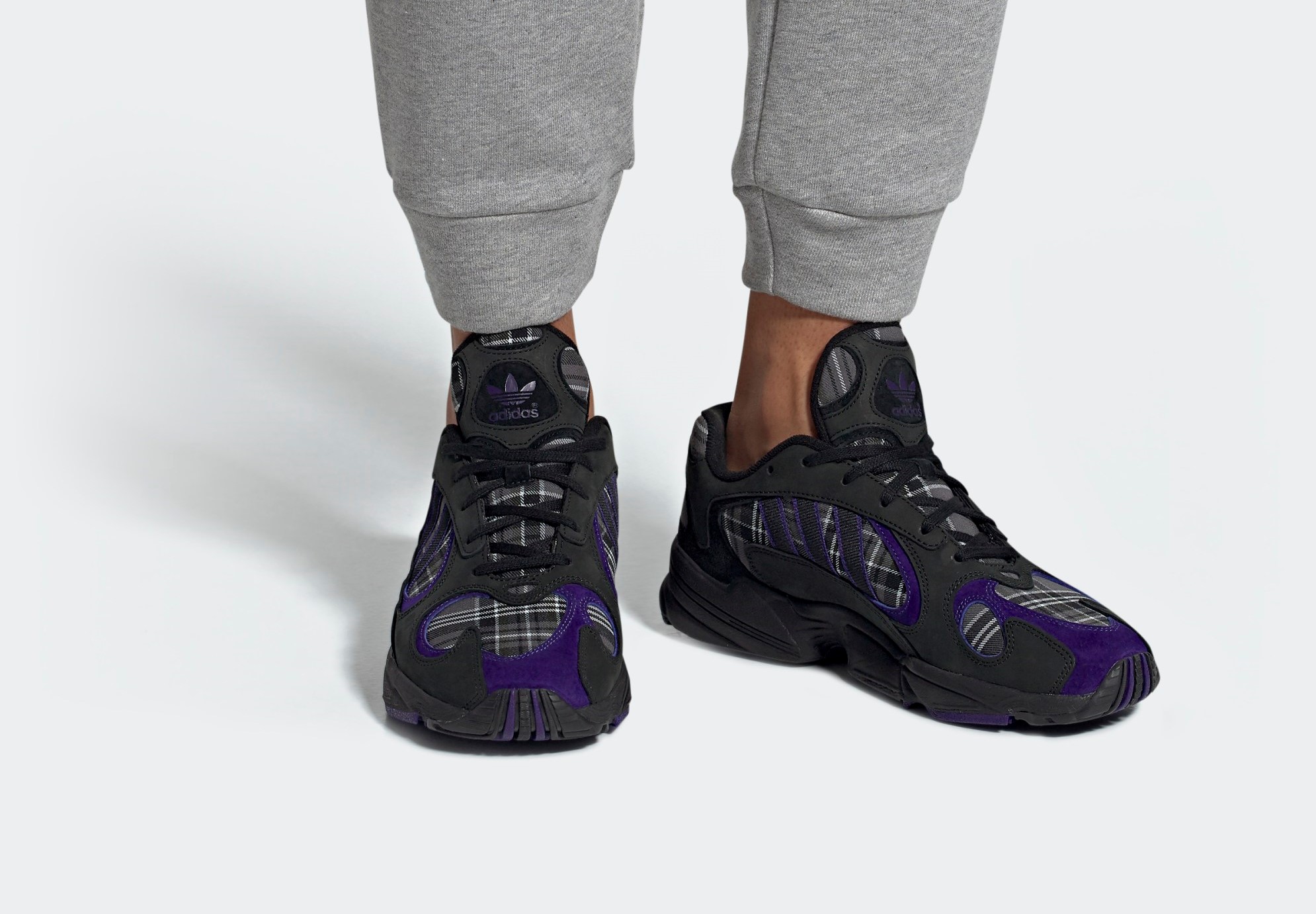 Yung_1_Shoes_Black_EF3965_010_hover_standard