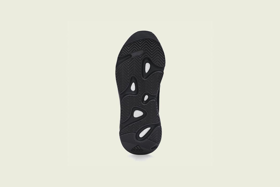 Yeezy 700 MNVN "Black"