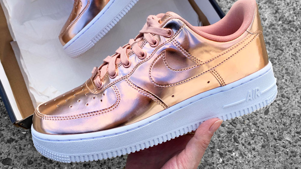_0000_Nike Air Force 1 Liquid Metal Gold