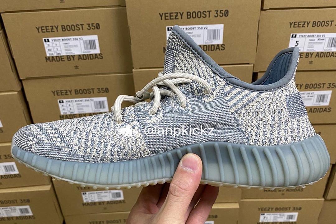 Yeezy Boost 350 V2