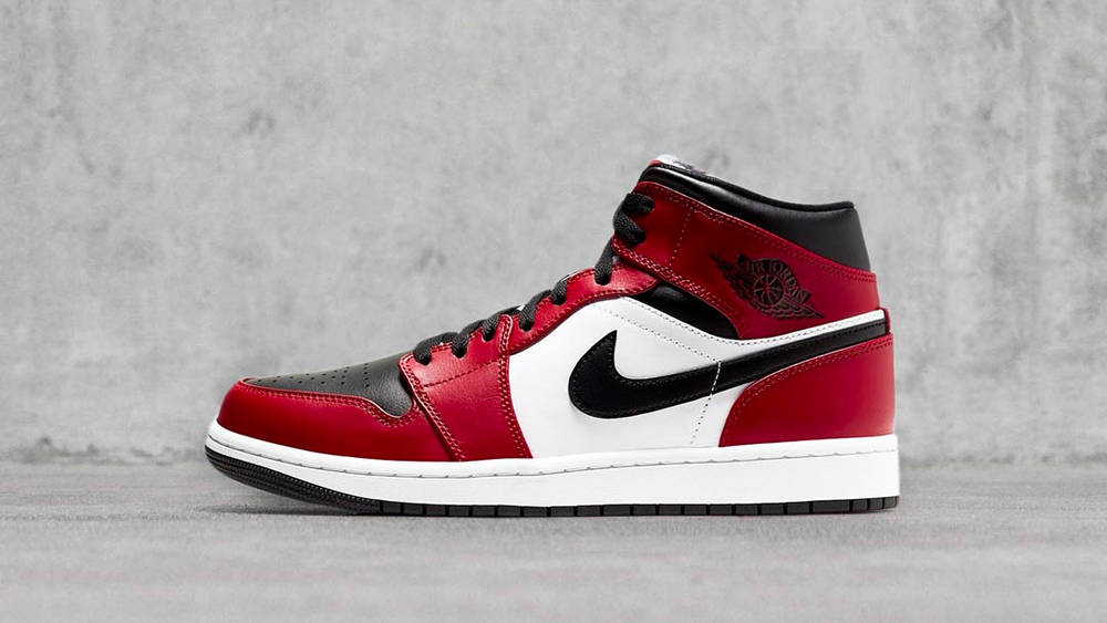 The Jordan 1 Mid “Chicago Black Toe” Launched Unexpectedly at Nike UK The Jordan 1 Mid “Chicago Black Toe” Launched Unexpectedly at Nike UK