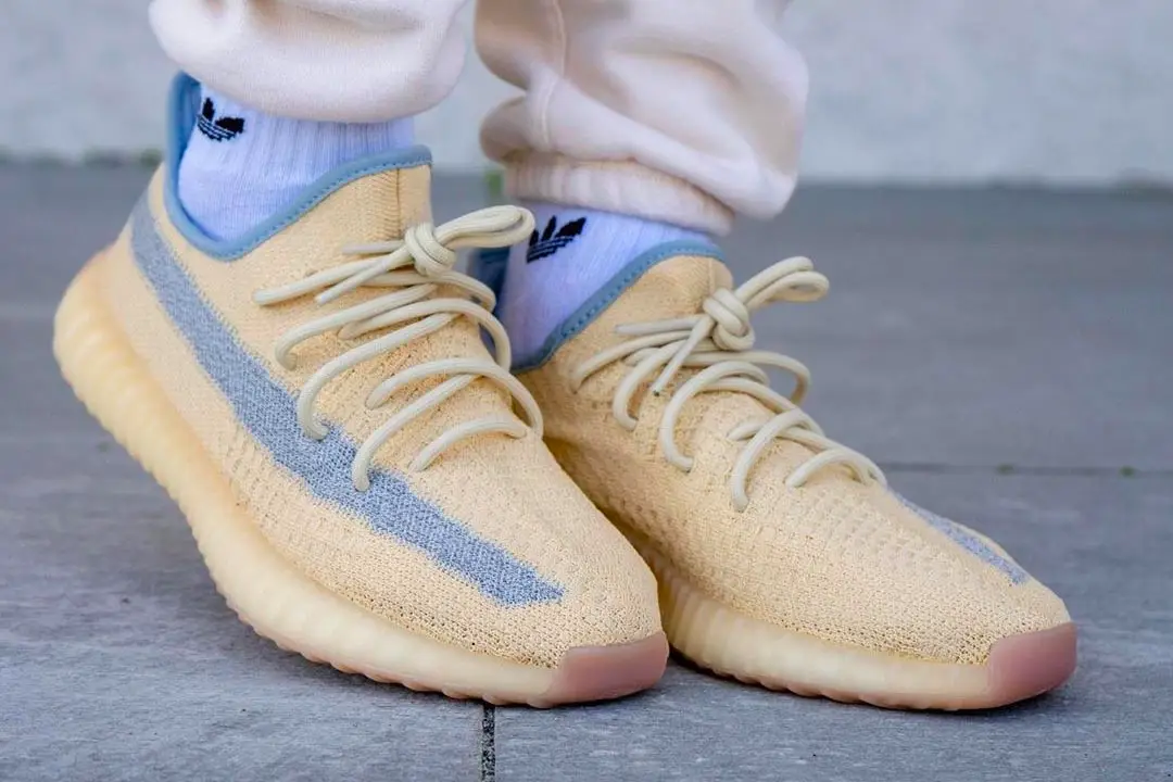 Yeezy 350 v2 hot sale lundmark on feet