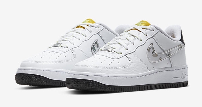 Nike Air Force 1 White Daisy front