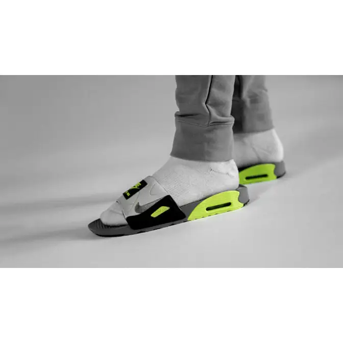 nike presto shoes white and pink background images Volt BQ4635-001 on foot
