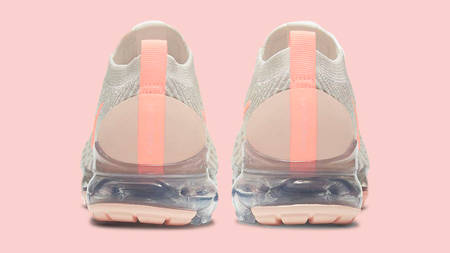 The Nike Air VaporMax Flyknit Gets Painted Atomic Pink The Nike Air VaporMax Flyknit Gets Painted Atomic Pink
