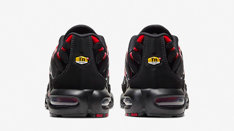 nike tn air black and red