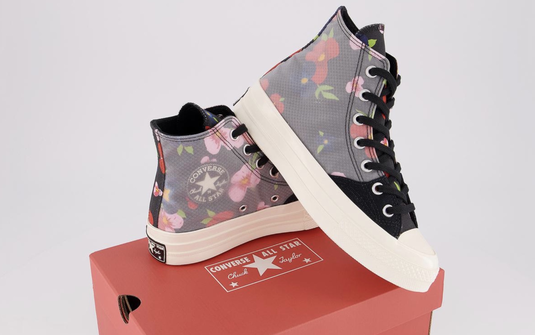 Spring Has Arrived Early With This Floral Converse All Star Chuck 70 4