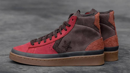 The Converse Pro Leather "2000s Pack" is Inspired by Classic Dunk Colourways The Converse Pro Leather "2000s Pack" is Inspired by Classic Dunk Colourways