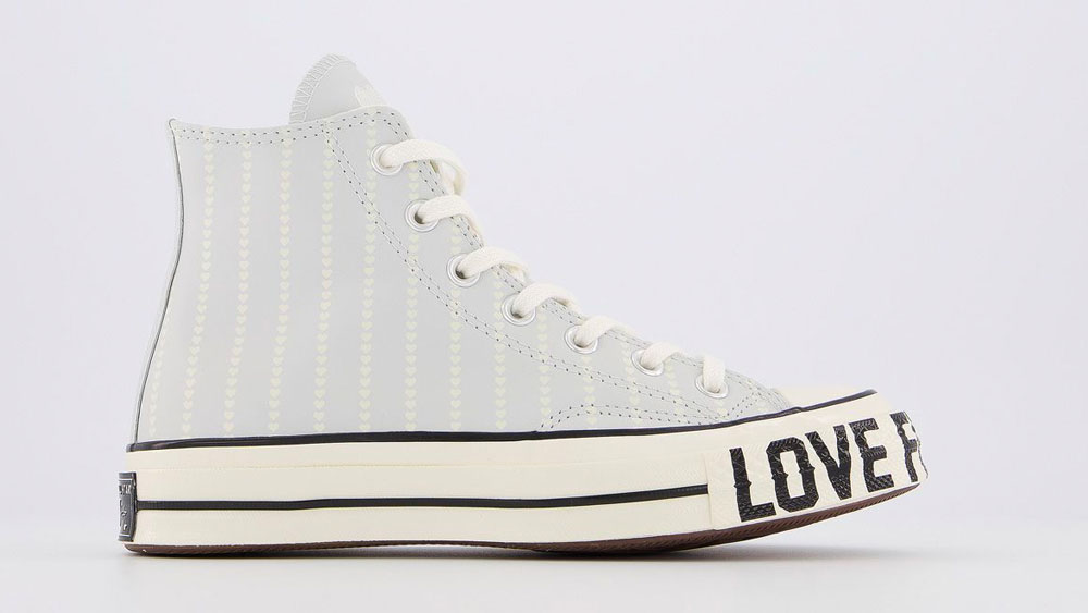 _0001_Converse Love Fearlessly Heart Blue