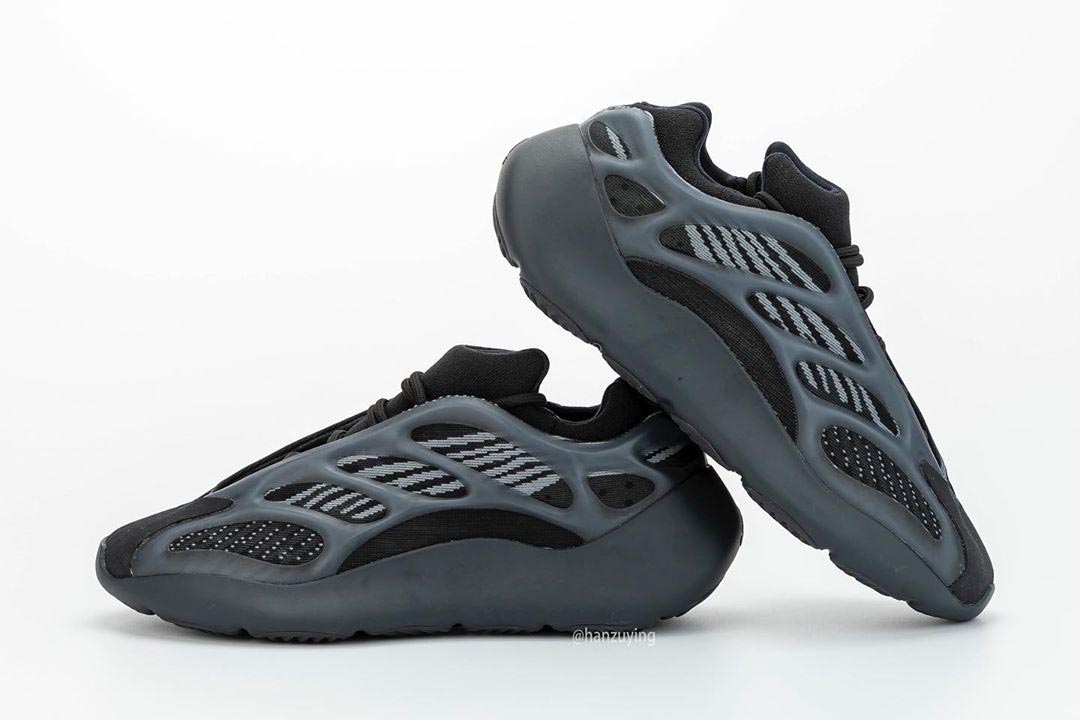 Yeezy 700 V3 "Alvah"