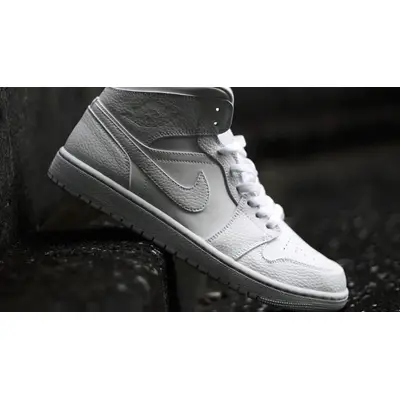 Air jordan best sale one mid white