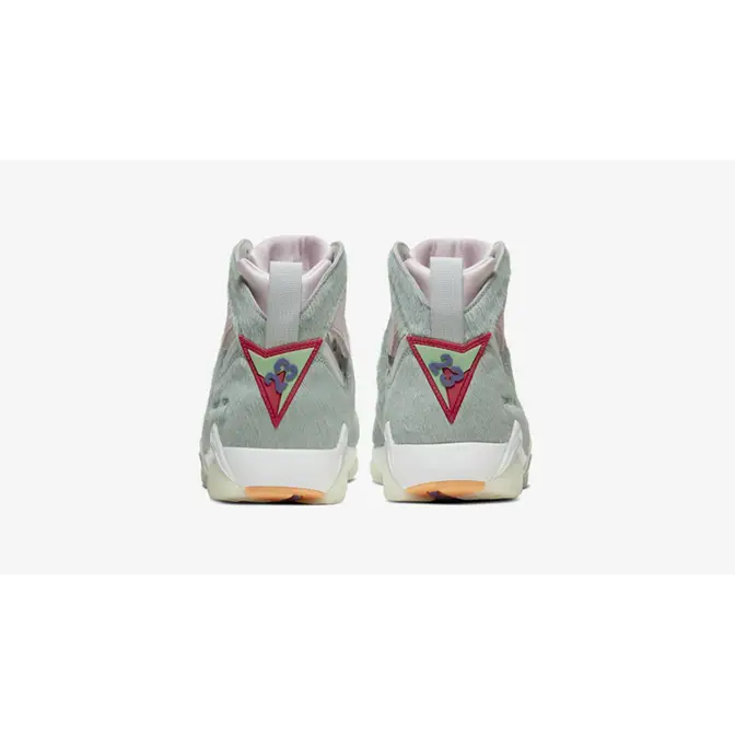 Jordan 7 best sale grey and gold