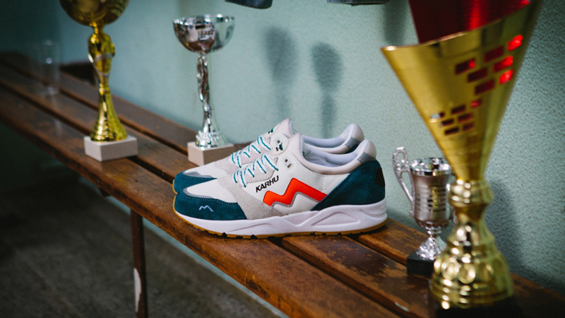 Karhu Aria Trophy Pack Beige Blue Lifestyle