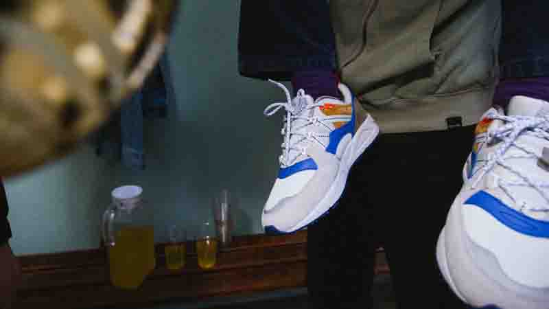 Karhu Fusion 2.0 Trophy Pack Grey Blue On Feet