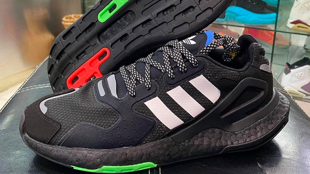 Image via koala_hsh Nite Jogger 2020 "Core Black"
