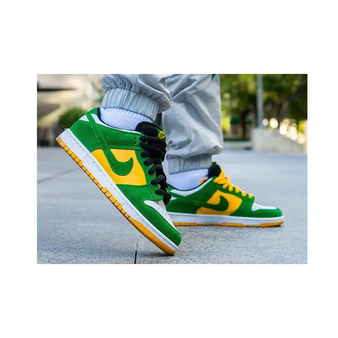 Nike SB Dunk Low Bucks | Where To Buy | 304292 132 | The Sole Supplier