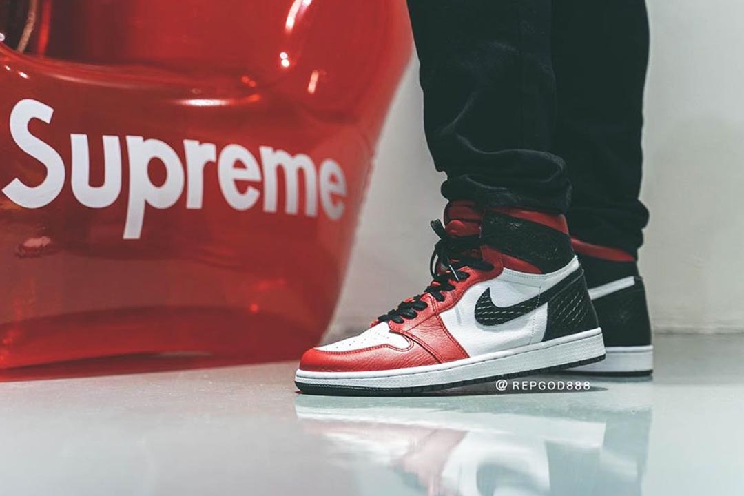 Air Jordan 1 High OG "Satin Snake"