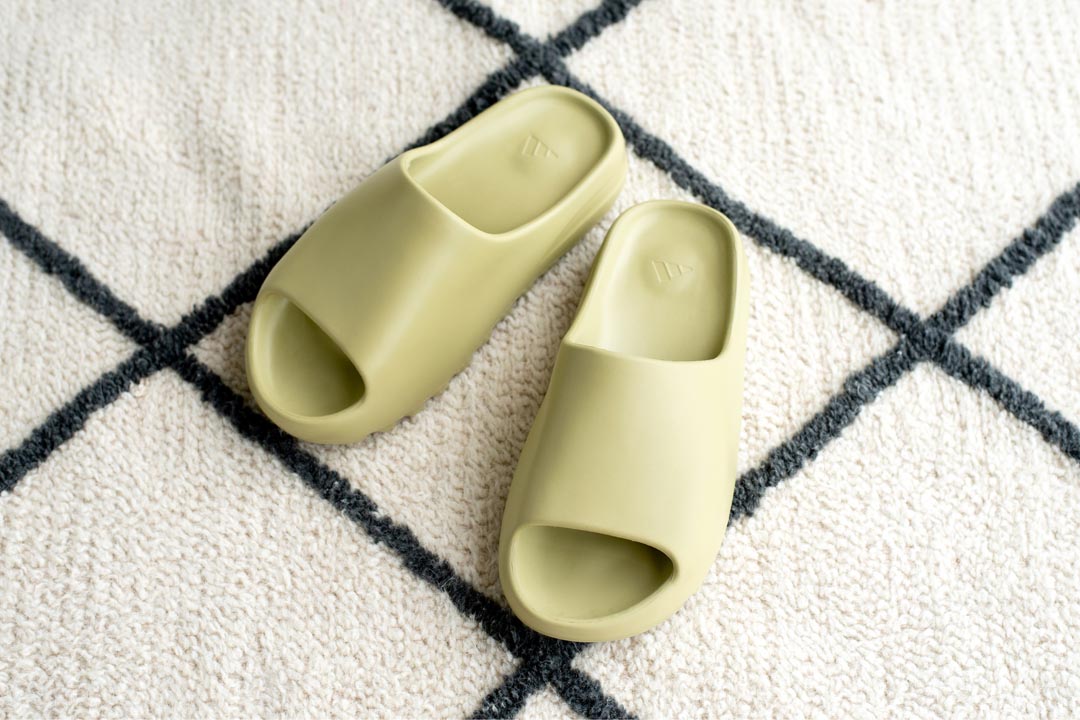 Yeezy Slide "Resin"