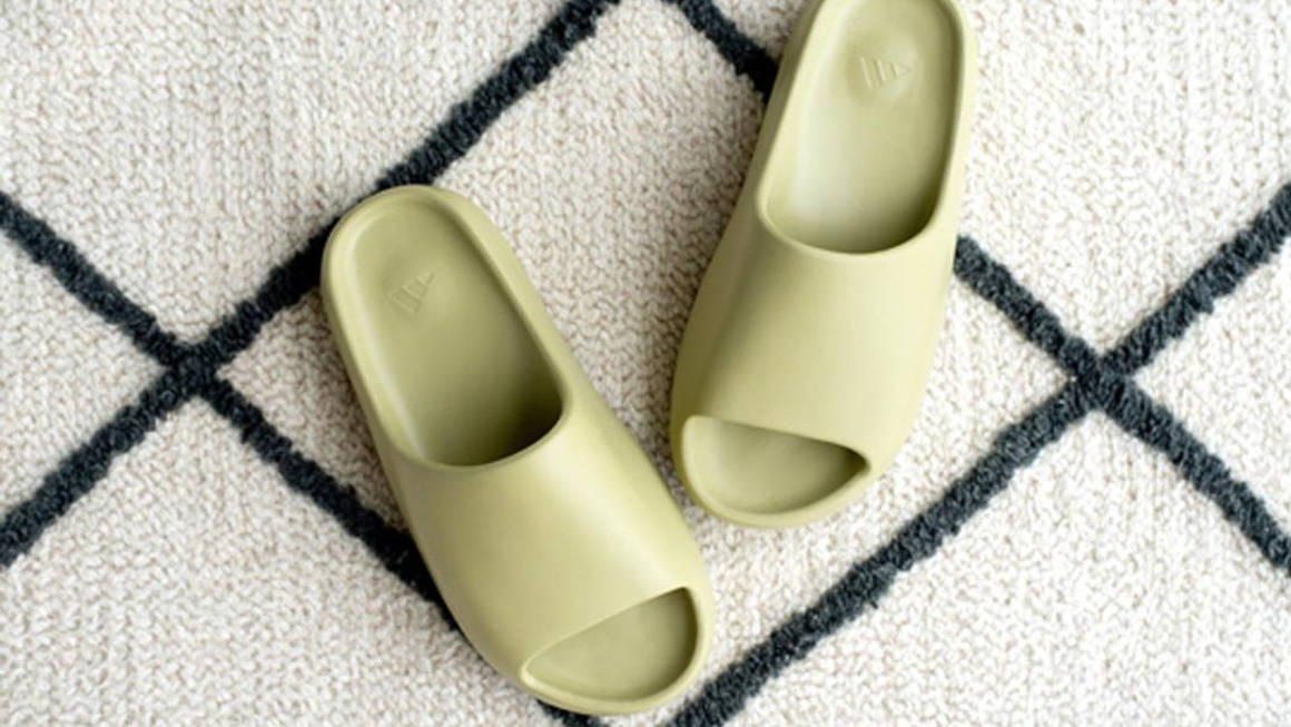 yeezy slides sizing womens