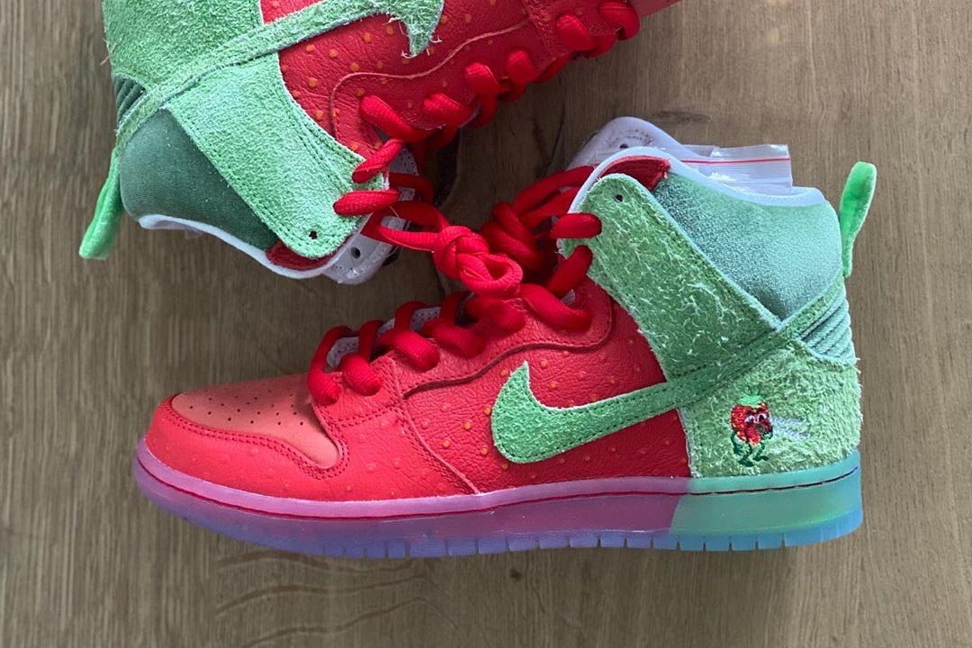 sb dunk strawberry cough release date