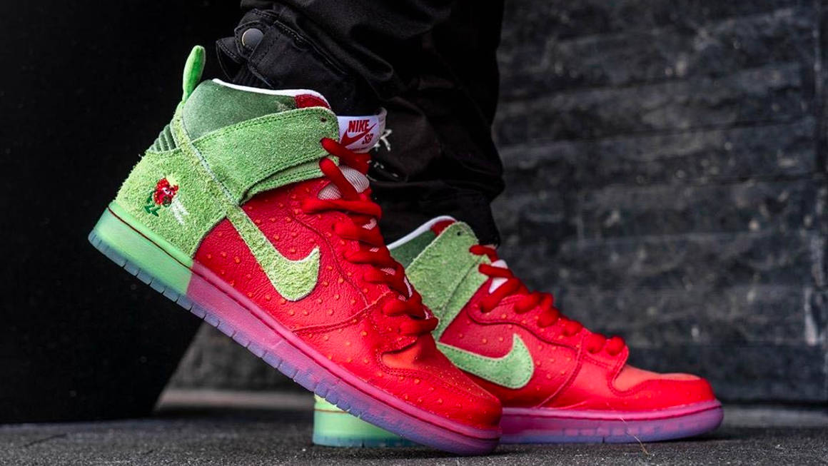 nike sb dunk high on feet