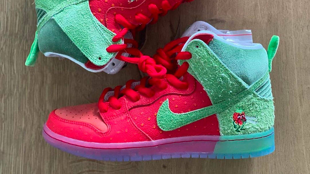 Image via yankeekicks Nike SB Dunk High "Strawberry Cough"