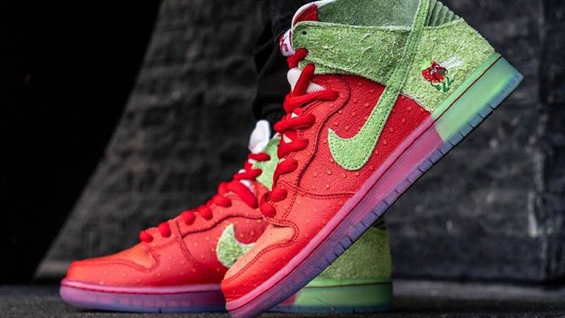 nike sb dunk high strawberry cough stockx