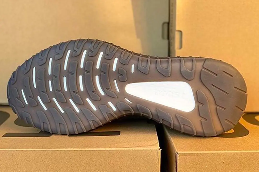 yeezy 350 runner