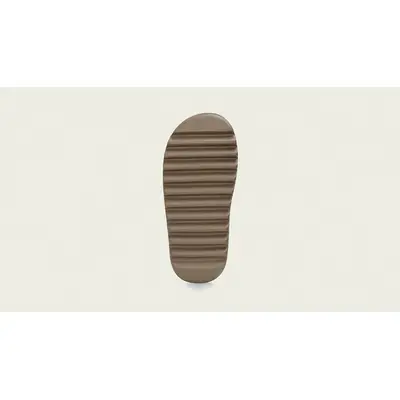 Yeezy Slide Earth Brown sole
