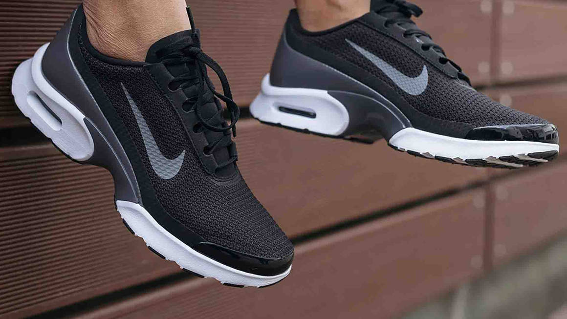 nike air max jewell iridescent trainers in black