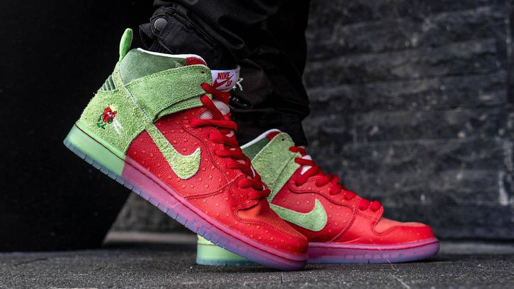 Image via yankeekicks Nike SB Dunk High "Strawberry Cough"