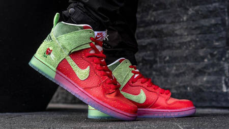Get an On-Foot Look at the Nike SB Dunk High "Strawberry Cough" Get an On-Foot Look at the Nike SB Dunk High "Strawberry Cough"