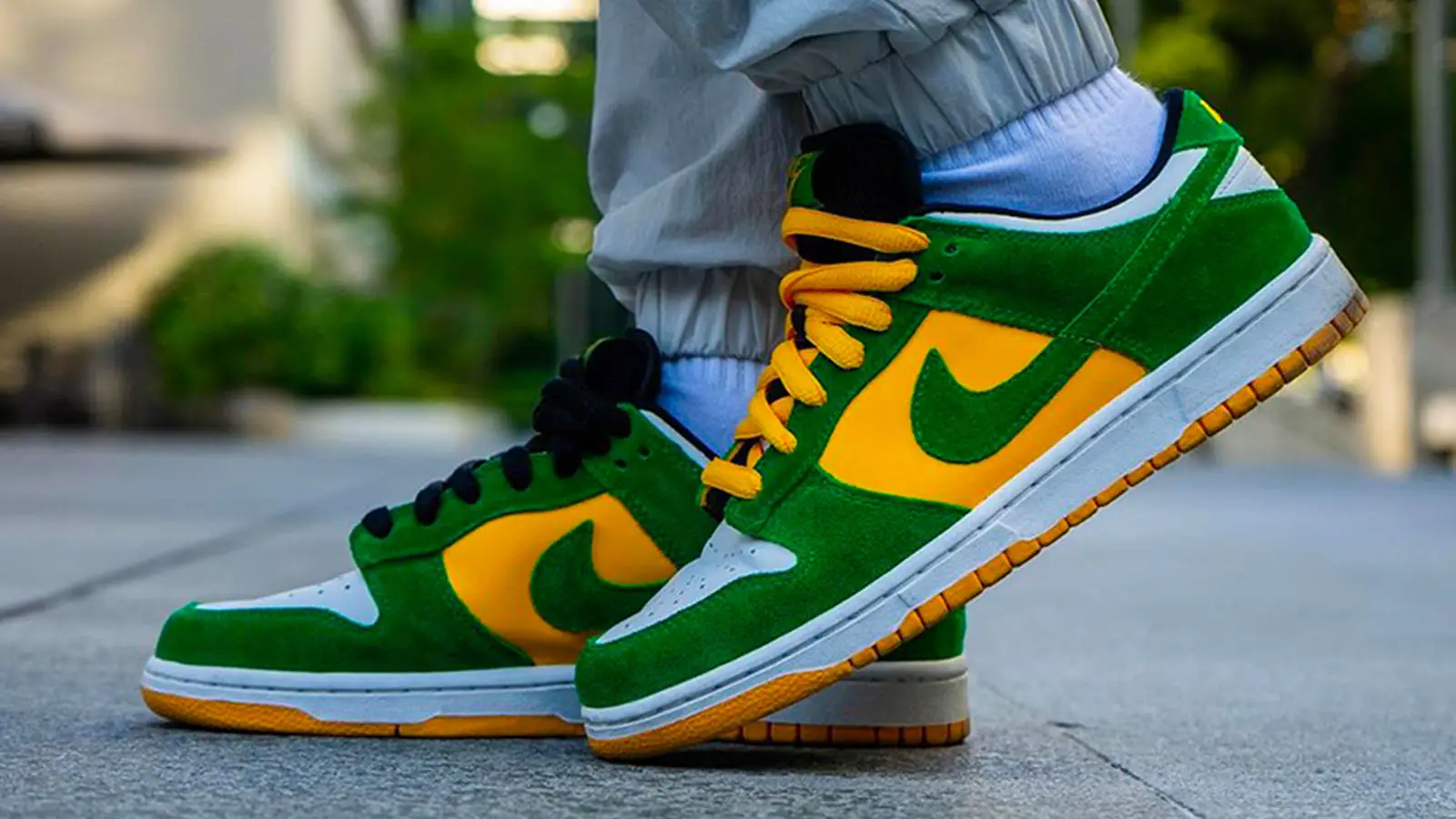 Nike yellow green online