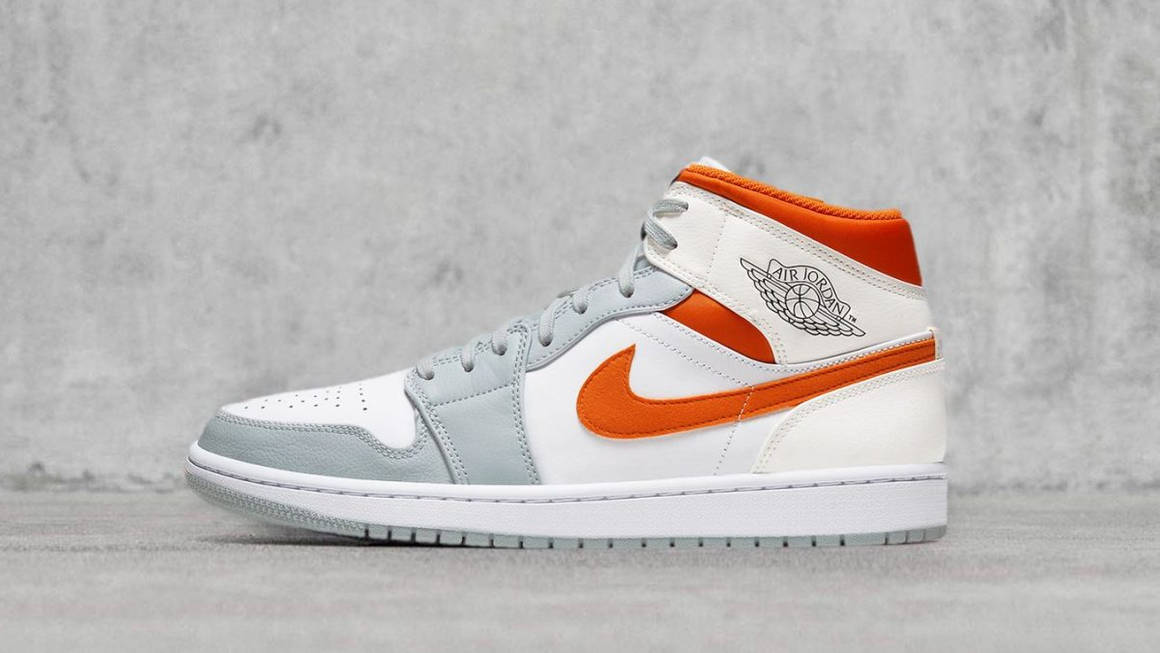 womens nike tan and black