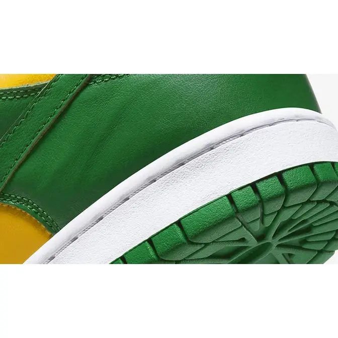 Nike Dunk Low SP Brazil Closeup