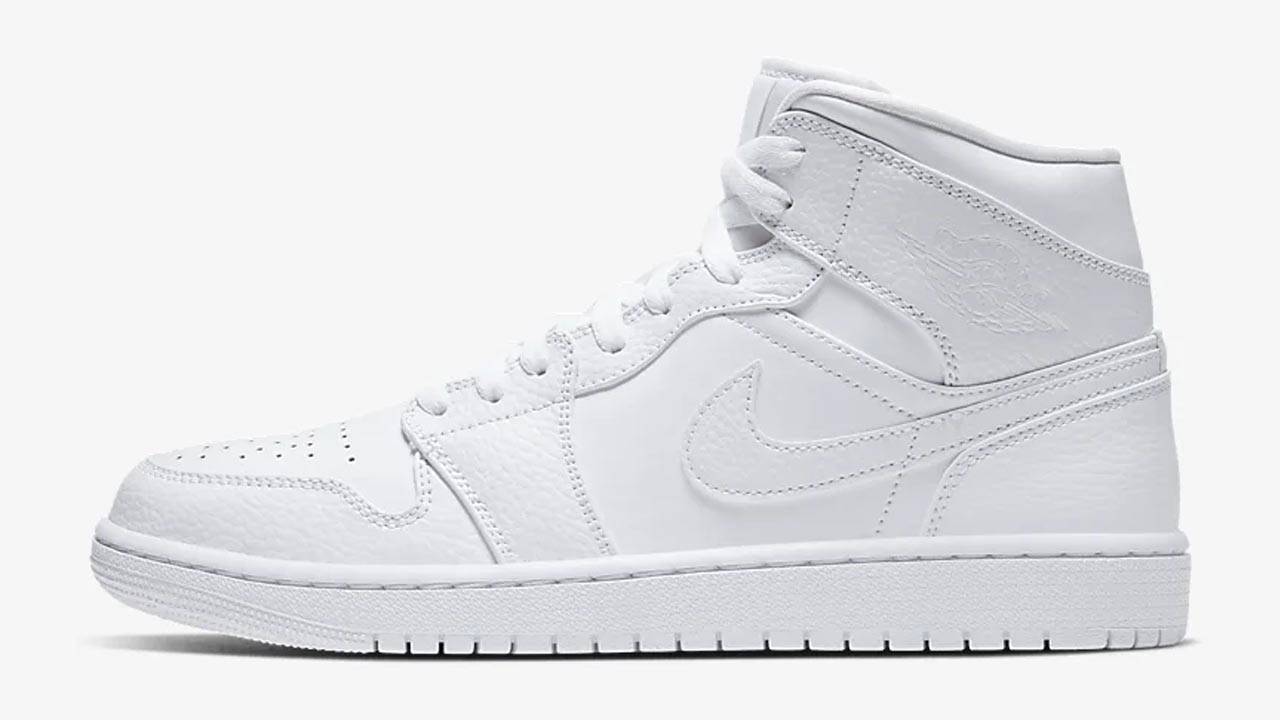 15 Squeaky Clean Swoosh Sneakers That Need to Be in Your Summer Rotation