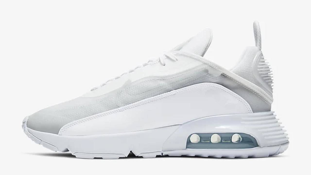 15 Squeaky Clean Swoosh Sneakers That Need to Be in Your Summer Rotation