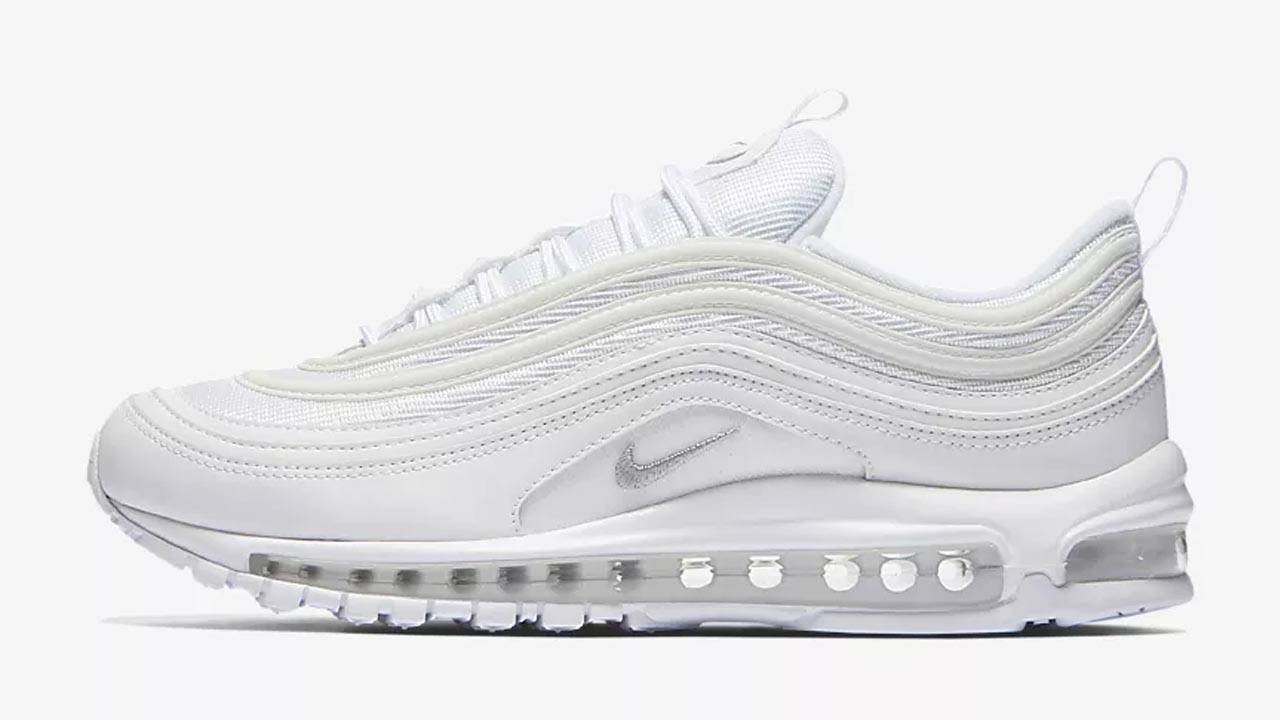 15 Squeaky Clean Swoosh Sneakers That Need to Be in Your Summer Rotation