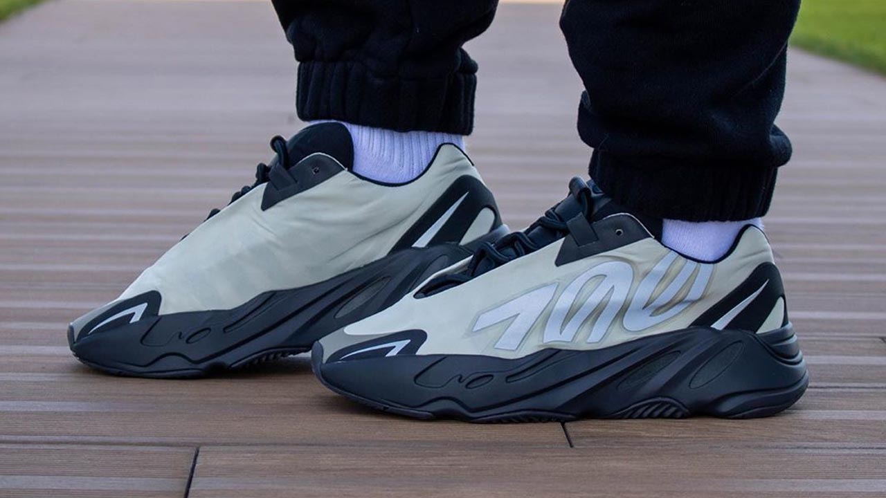 Yeezy 700 MNVN "Bone"
