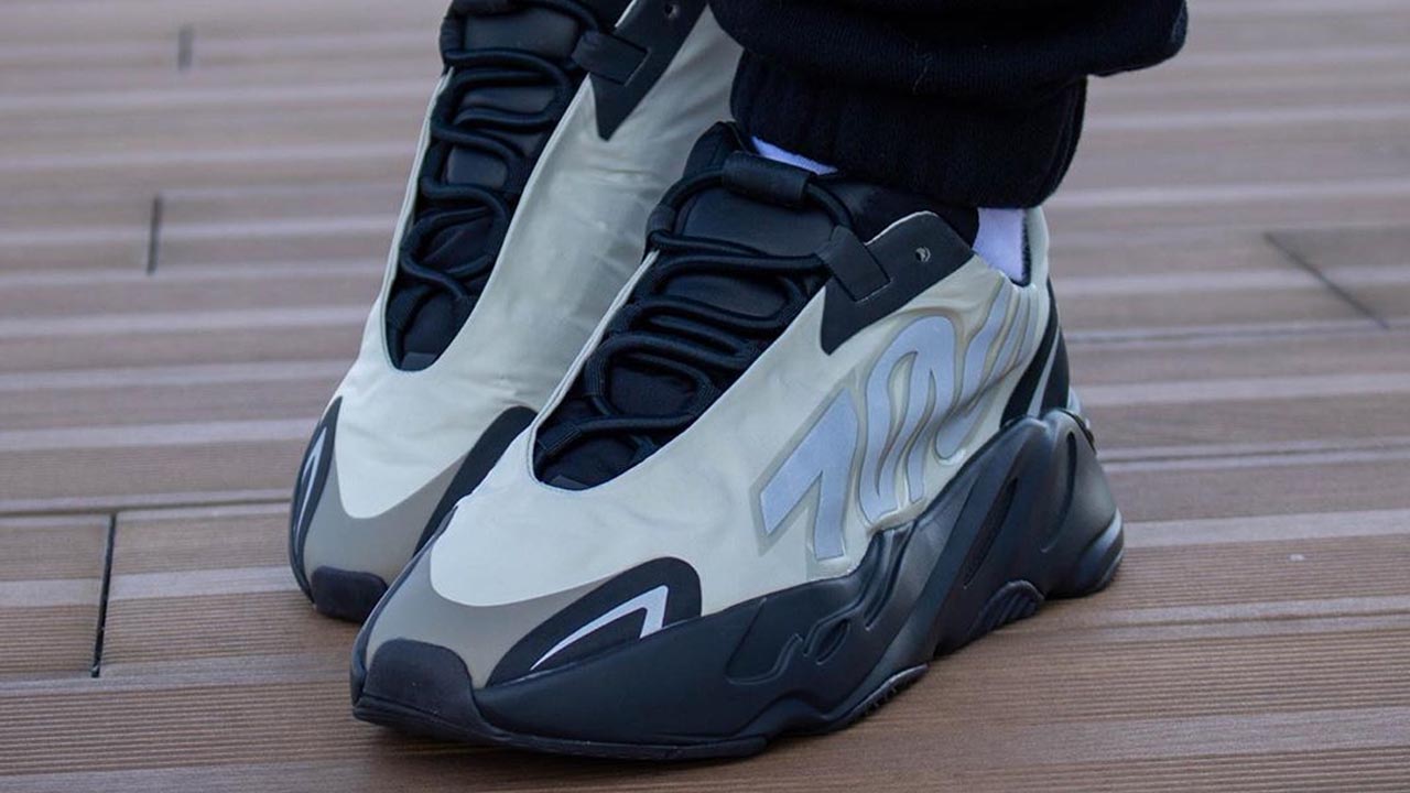 Yeezy 700 MNVN "Bone"