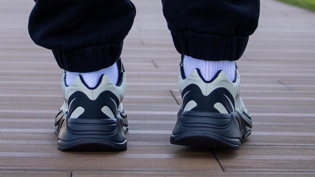 Yeezy 700 MNVN "Bone"