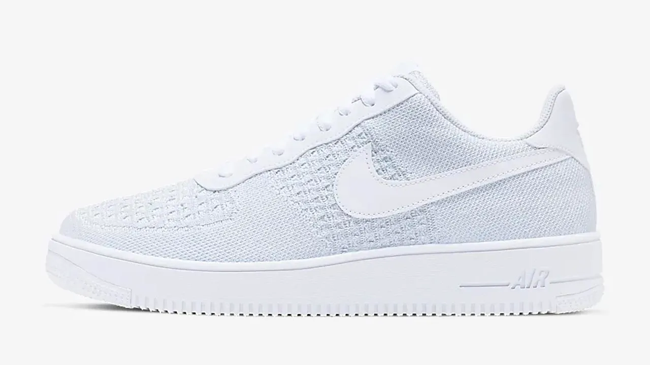 15 Squeaky Clean Swoosh Sneakers That Need to Be in Your Summer ...