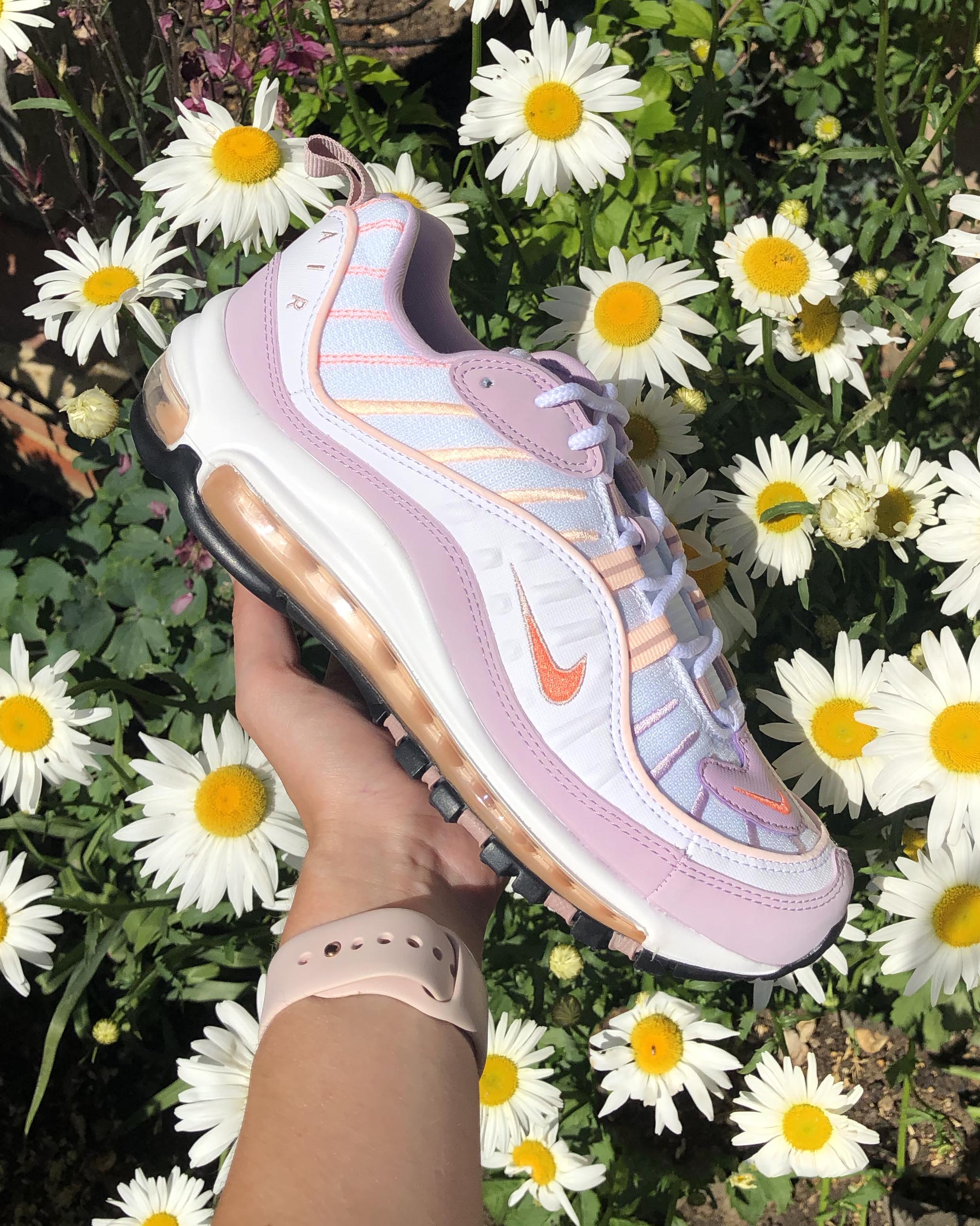 nike air max 98 white crimson tint