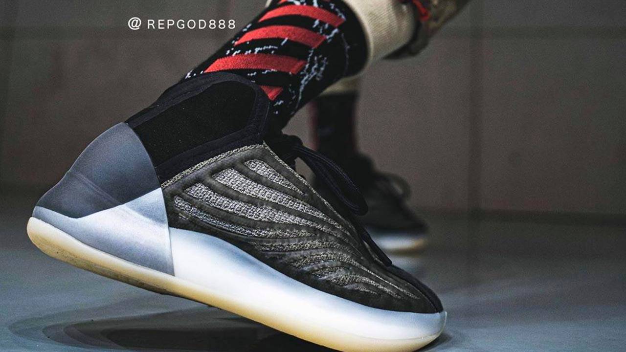 Yeezy QNTM "Barium"