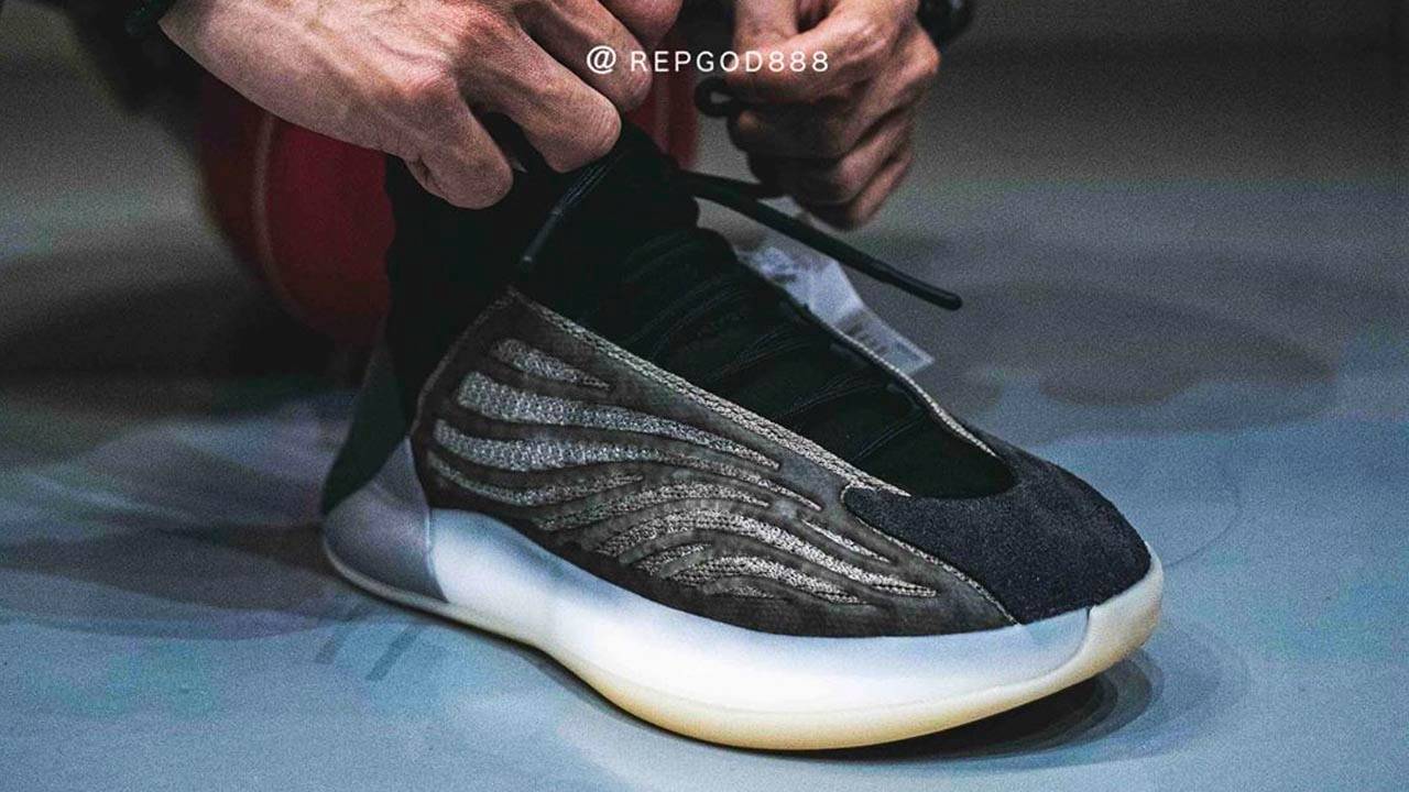 Yeezy QNTM "Barium"
