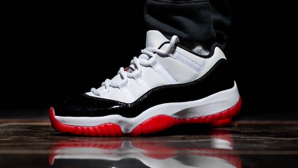 Image via hanzuying Air Jordan 11 Low "Concord Bred"