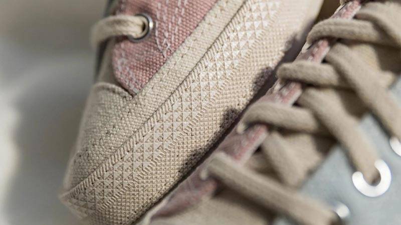 Converse Chuck 70 Ox Mellow Rose Front Closeup