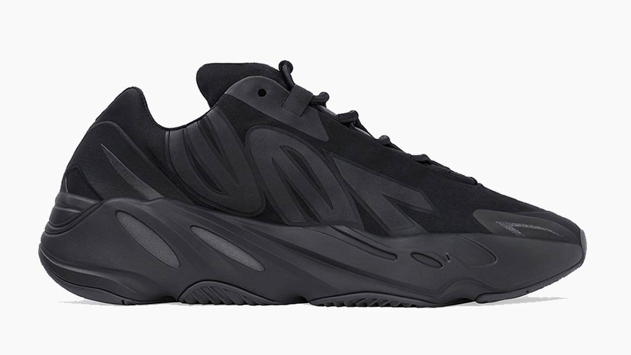 Yeezy 700 MNVN "Black"