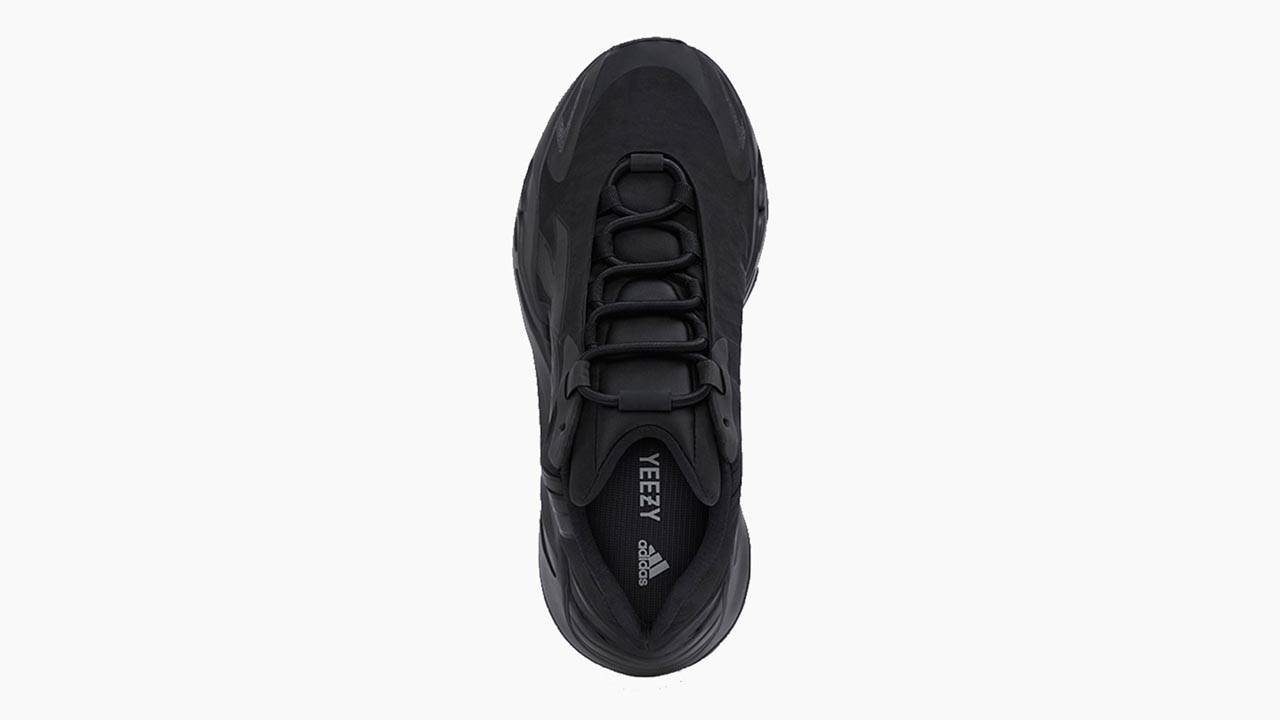 Yeezy 700 MNVN "Black"